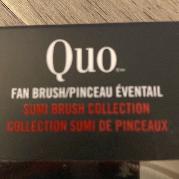 QUO | Fan Brush - Picture 2 of 4